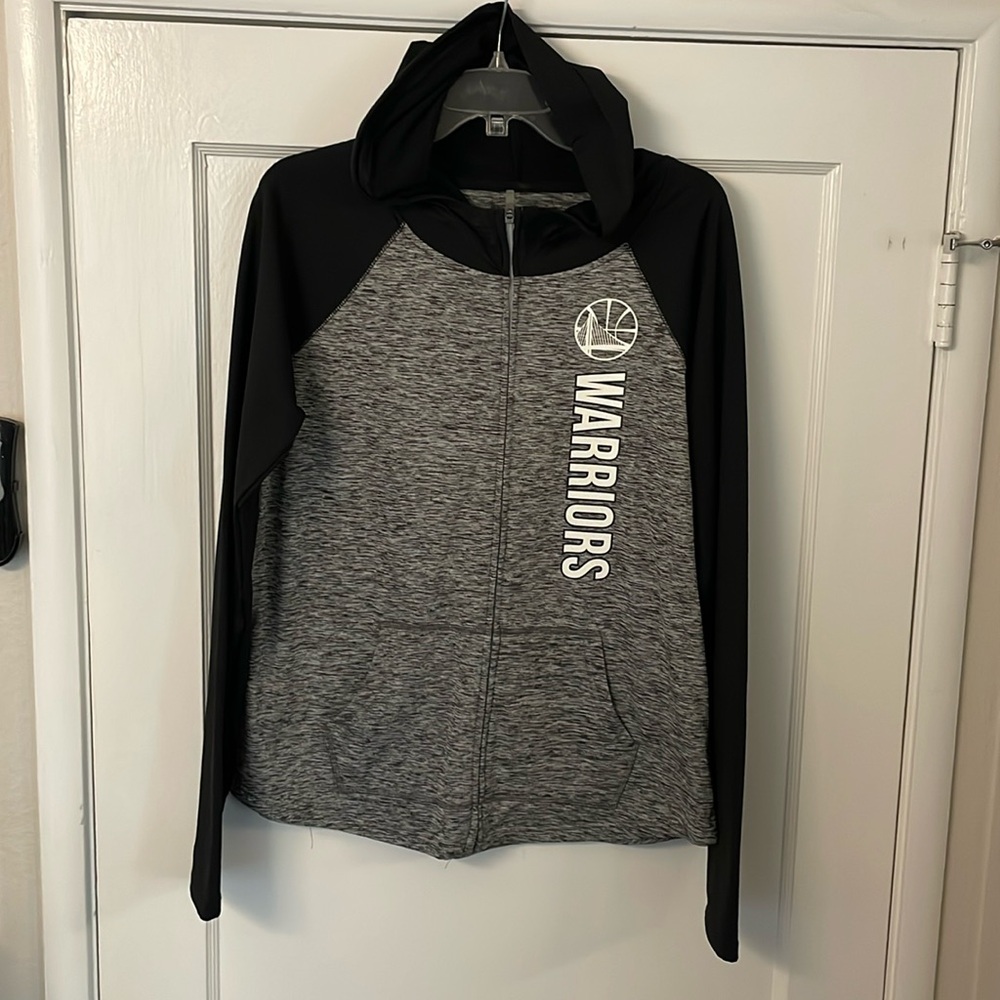NBA Warriors zip up